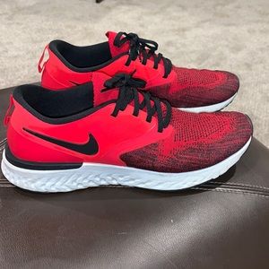 Used Nike - flyknit / size 9